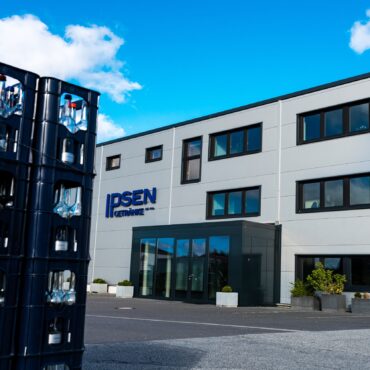 Ansicht 4: Ein heiterer blauer Himmel mit flauschigen weißen Wolken.