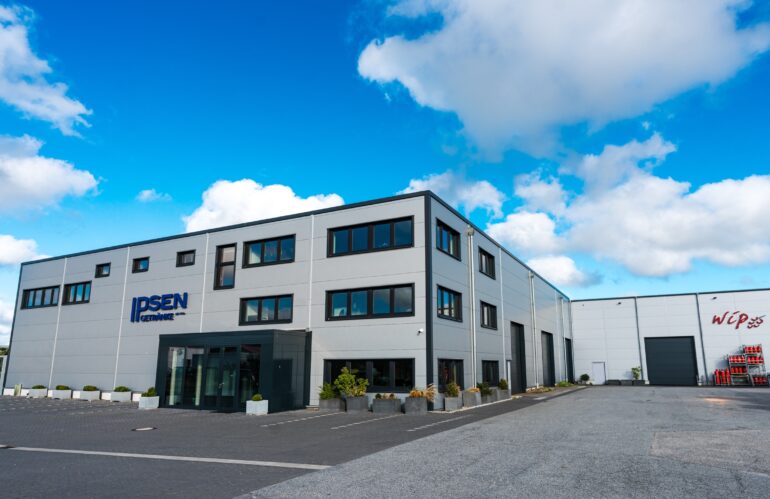 Ansicht: Blauer Himmel mit weißen Wolken.